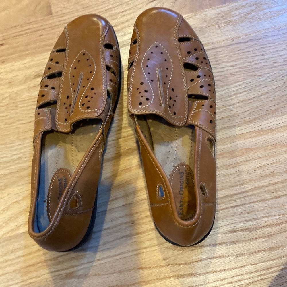 !! On SaLE !! Price Drop !!New no tags Never Worn- Earth Origins sz 11M Shoes